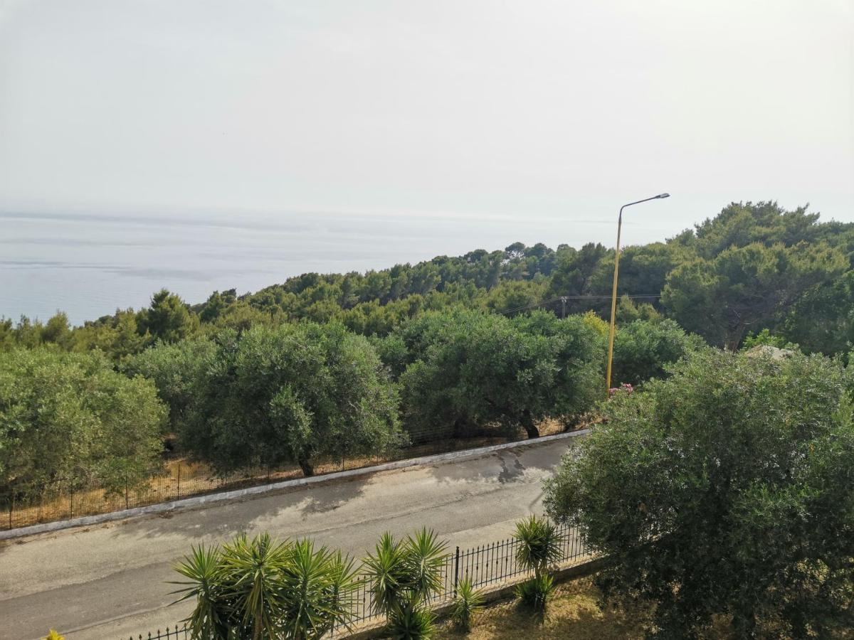 Apartament Horizon Blue Loútsa Zewnętrze zdjęcie