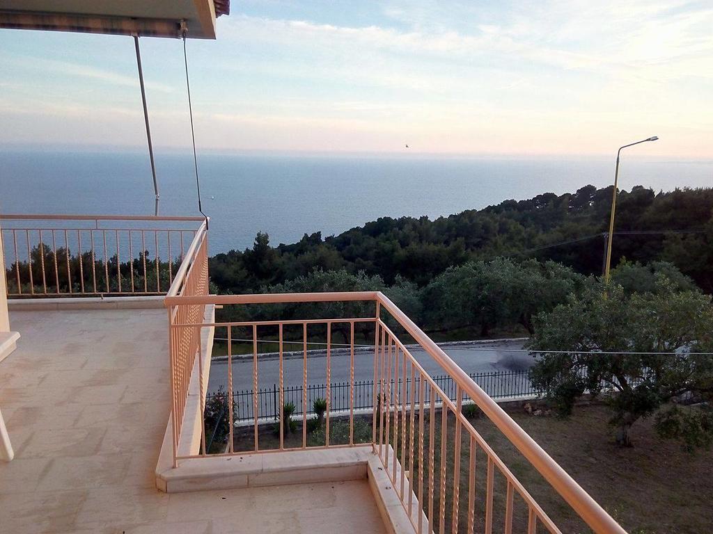 Apartament Horizon Blue Loútsa Zewnętrze zdjęcie